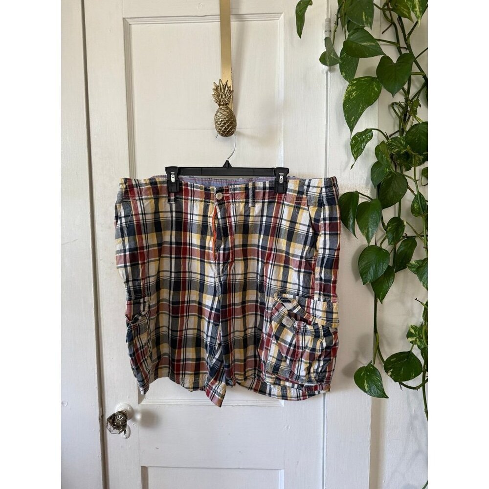 St. John’s Bay men’s size 44 plaid shorts